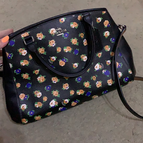 Margot Carryall in Tea Rose Floral Print - Picture 4 of 5